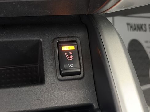 Used 2021 Nissan Titan SL w/ Moonroof Package AWD/4WD image 31