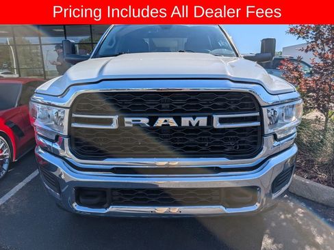 Used 2020 RAM 2500 Tradesman w/ Chrome Appearance Group AWD/4WD image 4
