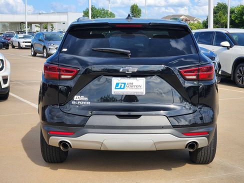 Used 2024 Chevrolet Blazer LT w/ Convenience Package FWD image 6