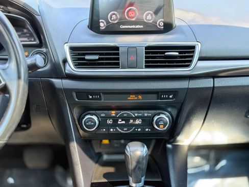 Used 2018 MAZDA MAZDA3 Grand Touring FWD image 23