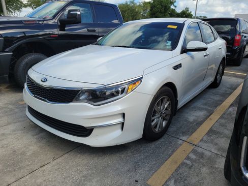 Used 2017 Kia Optima LX FWD image 1
