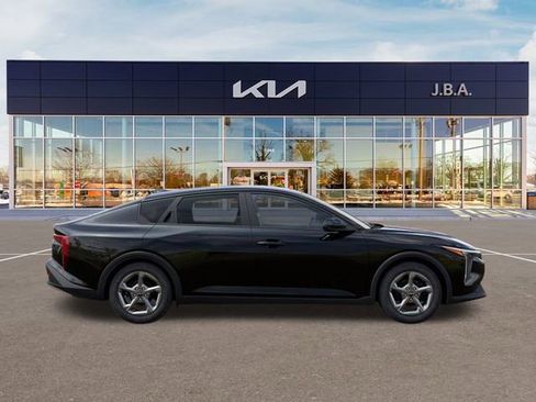 New 2026 Kia K4 LXS image 7