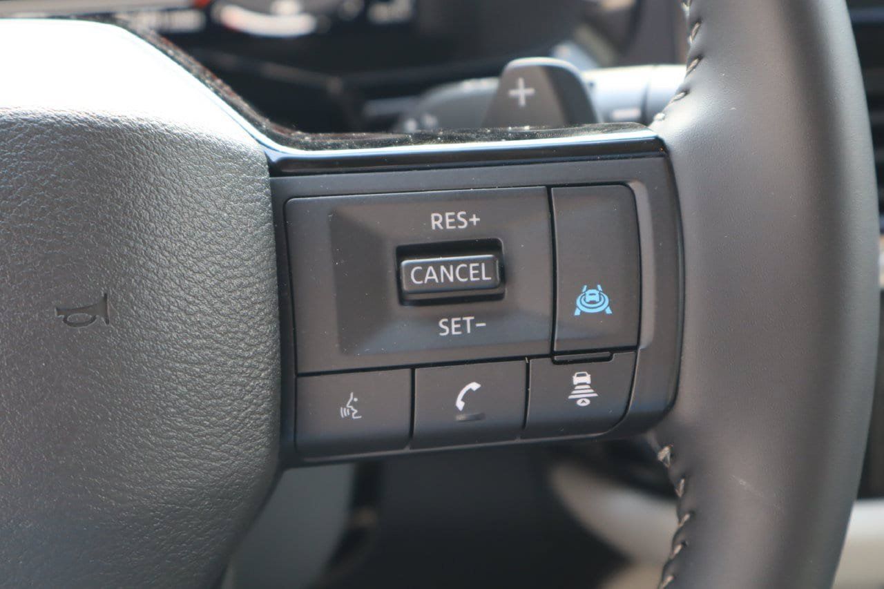 Used 2026 Nissan Pathfinder SL FWD image 14
