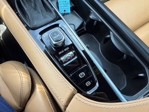 Used 2017 Volvo S90 T6 Momentum w/ Vision Package image 24