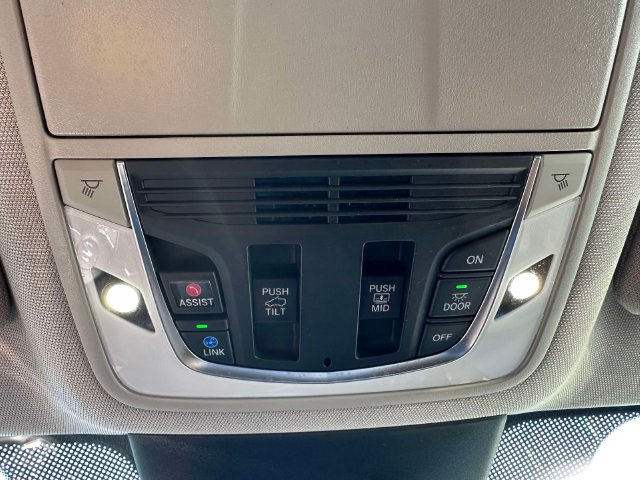 Used 2024 Acura MDX w/ Technology Package AWD/4WD image 42