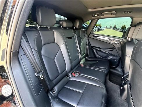 Used 2024 Porsche Macan w/ Premium Plus Package AWD/4WD image 32