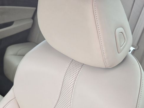 Certified 2025 Acura TLX w/ Technology Package image 33