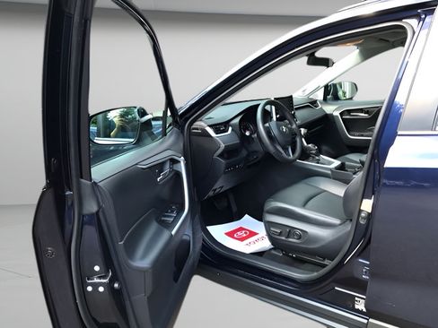 Certified 2021 Toyota RAV4 XLE Premium AWD/4WD image 14