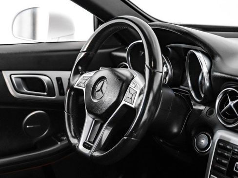 Used 2014 Mercedes-Benz SLK 250 image 13