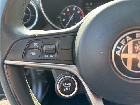 Used 2018 Alfa Romeo Giulia AWD image 30