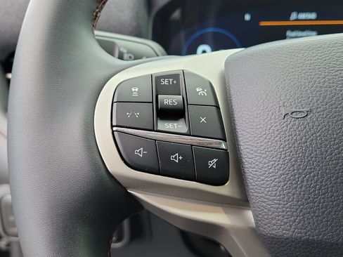 Used 2026 Ford Explorer Active RWD image 15