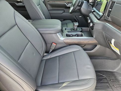 New 2026 GMC Sierra 1500 SLT AWD/4WD image 11