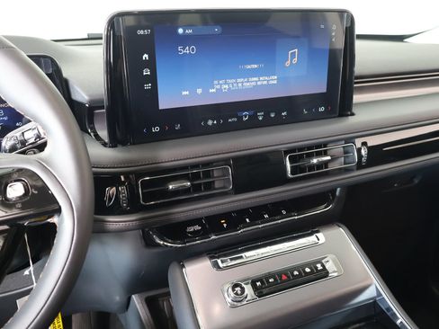 New 2026 Lincoln Aviator AWD image 5
