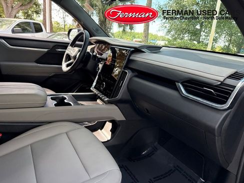 Used 2026 GMC Acadia Elevation w/ Elevation Premium Package FWD image 6