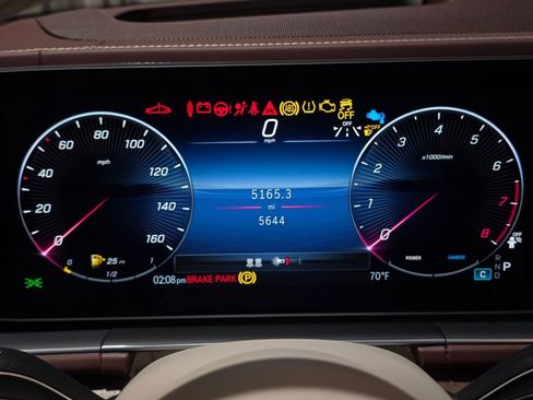 Used 2025 Mercedes-Benz Maybach GLS 600 4MATIC image 23