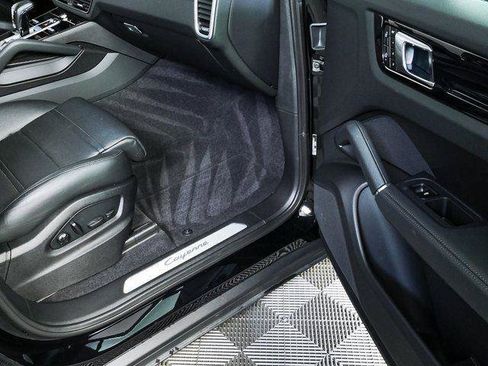 Certified 2023 Porsche Cayenne AWD/4WD image 24