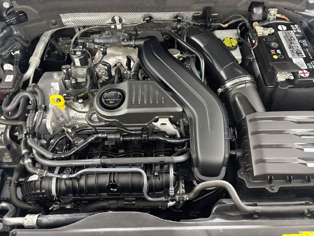 Certified 2022 Volkswagen Taos SE FWD image 32