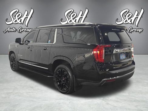 Used 2023 GMC Yukon XL SLT w/ SLT Premium Package AWD/4WD image 16