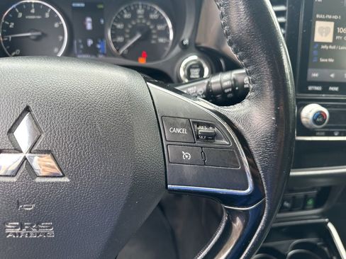 Used 2020 Mitsubishi Outlander AWD image 10