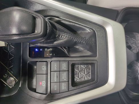 Used 2019 Toyota RAV4 XLE w/ Convenience Package AWD/4WD image 21