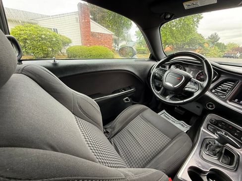 Used 2018 Dodge Challenger SXT RWD image 12