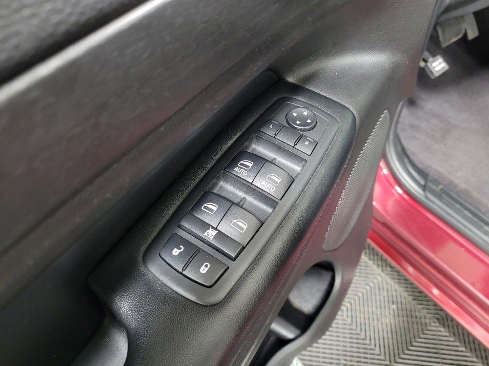 Used 2018 Jeep Grand Cherokee Altitude AWD/4WD image 27