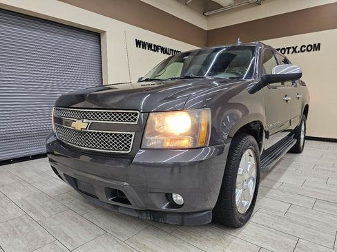 Used 2011 Chevrolet Avalanche LT w/ Regional Value Package RWD image 2