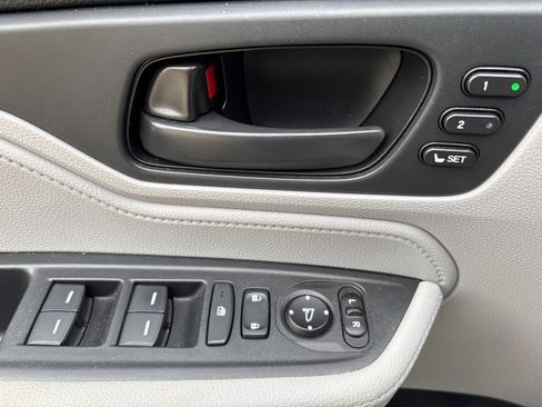 Used 2018 Honda Odyssey EX-L image 18