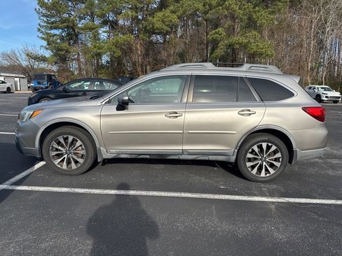Used 2015 Subaru Outback 2.5i Limited image 2