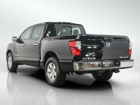 Used 2017 Nissan Titan SV AWD/4WD image 3