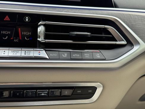 Used 2021 BMW X5 xDrive40i w/ Executive Package image 28