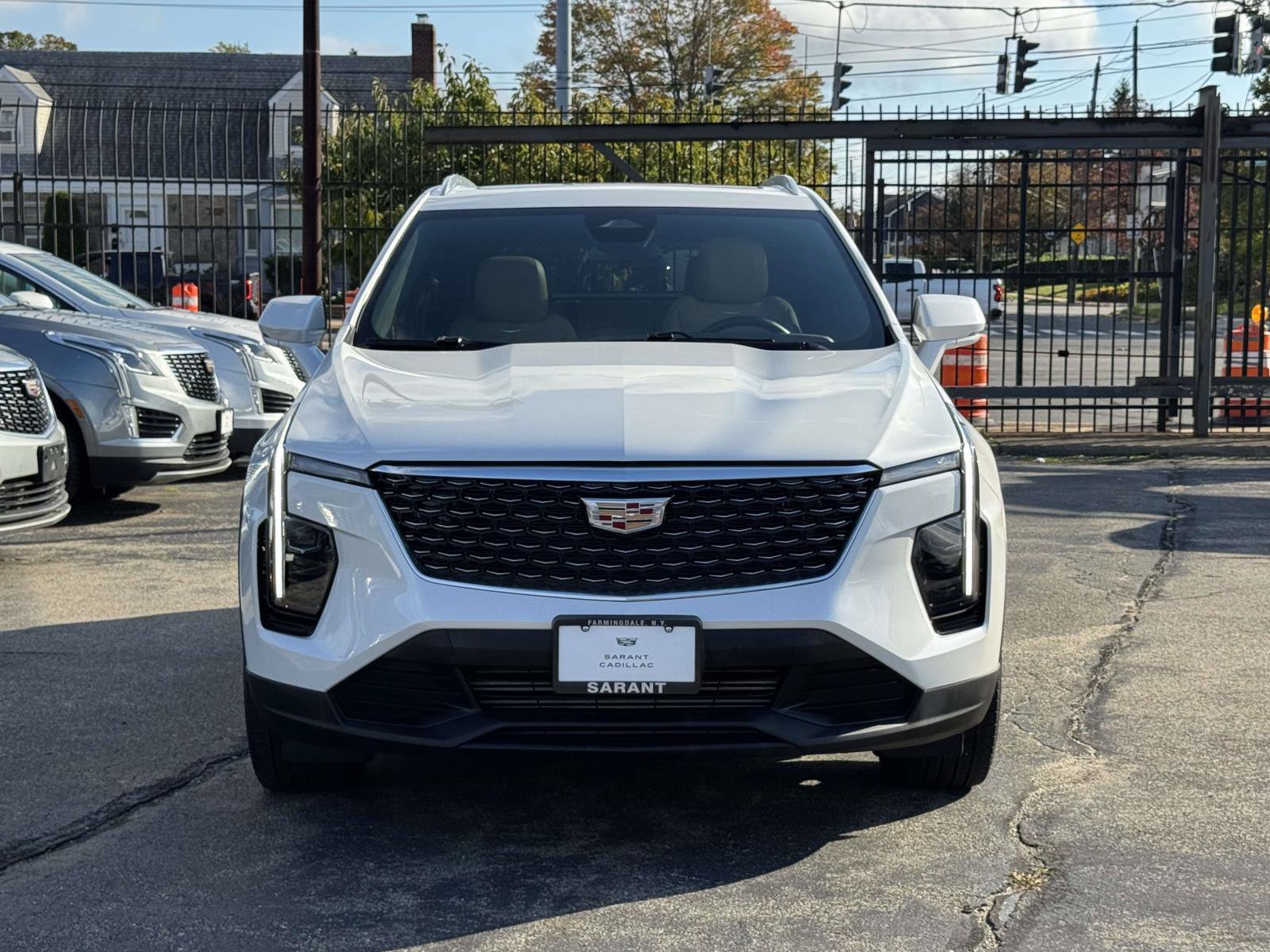 Used 2024 Cadillac XT4 Luxury w/ Cold Weather Package AWD/4WD image 2