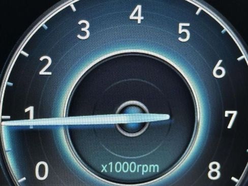 Used 2024 Hyundai Elantra SEL image 33