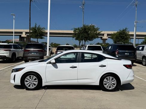 Used 2025 Nissan Sentra S FWD image 9