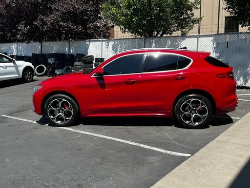 Used 2020 Alfa Romeo Stelvio Ti w/ Active Blind Spot Package AWD/4WD image 4