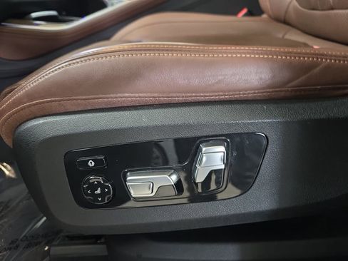 Used 2019 BMW X5 xDrive50i w/ M Sport Package image 28