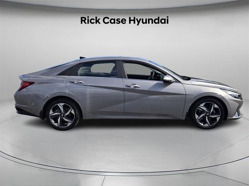 Certified 2023 Hyundai Elantra Limited image 4