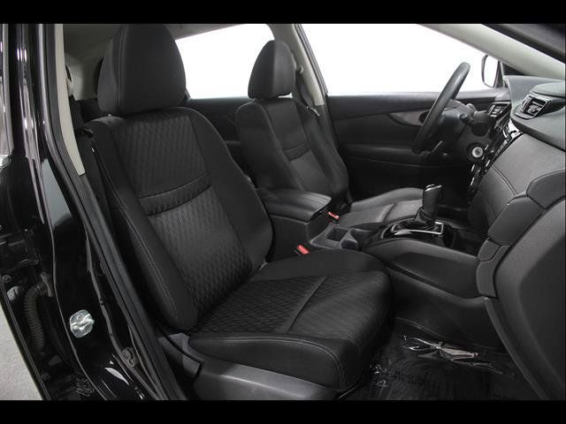 Used 2019 Nissan Rogue S AWD/4WD image 16