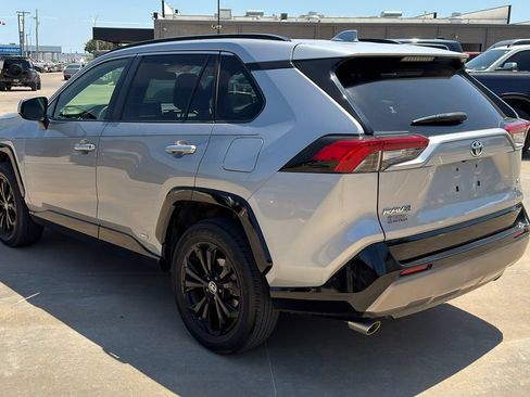 Used 2022 Toyota RAV4 SE AWD/4WD image 7
