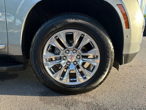 Used 2025 GMC Yukon XL Denali AWD/4WD image 13