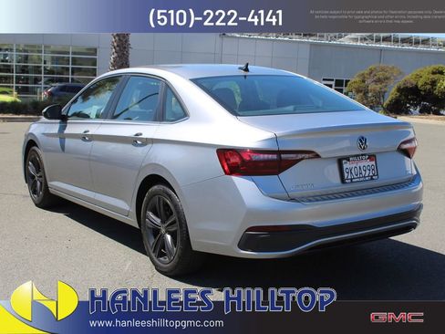 Used 2023 Volkswagen Jetta SE FWD image 9