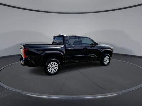Certified 2025 Toyota Tacoma SR5 AWD/4WD image 8