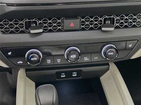 Certified 2025 Honda Accord SE image 9