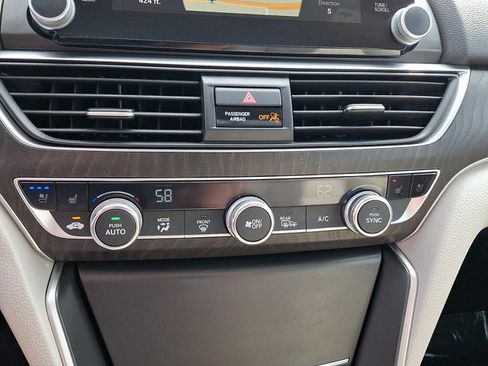Certified 2018 Honda Accord Touring image 17
