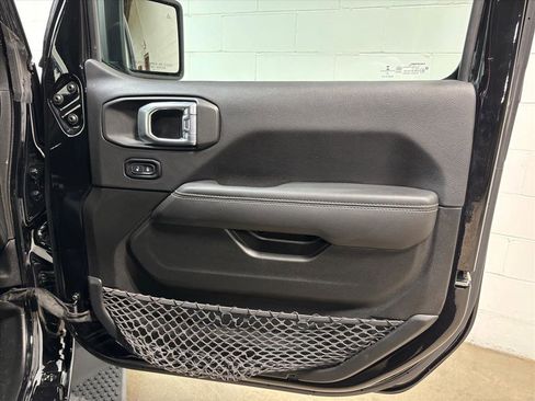 Used 2021 Jeep Wrangler Unlimited Sahara w/ Cold Weather Group image 33