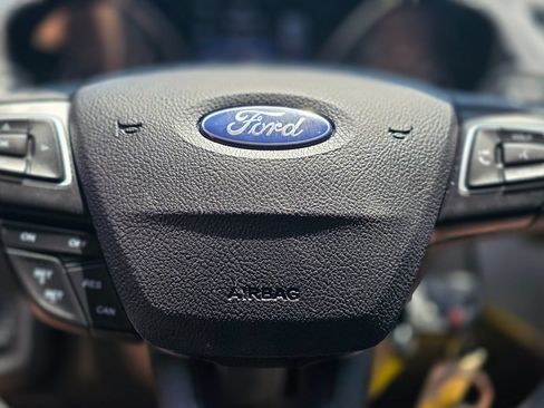 Used 2017 Ford Escape SE FWD image 31