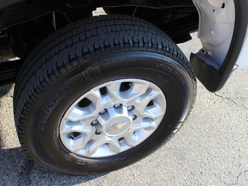 Used 2022 Chevrolet Silverado 2500 LT w/ Fleet Comfort Package image 11