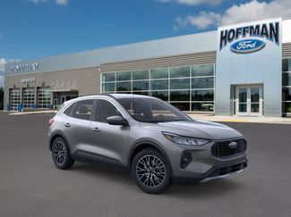 Used 2025 Ford Escape SE video 1