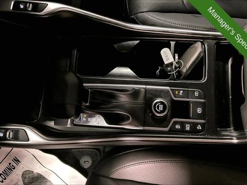 Used 2025 Kia Sorento S w/ Panoramic Sunroof Package FWD image 17