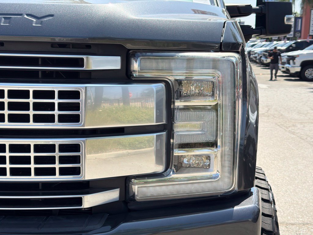 Used 2019 Ford F250 Platinum w/ Platinum Ultimate Package AWD/4WD image 16
